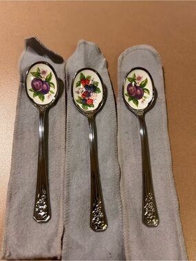 Avon’s “Nature’s Best” Spoons - Set of 3